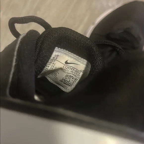 Nike Men's Black Running Shoes - Picture 7 of 10